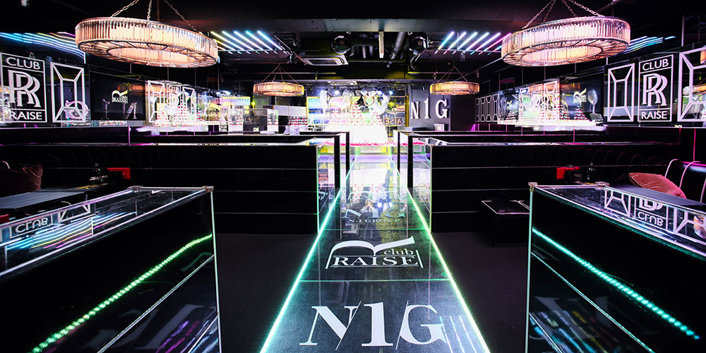 RAISE店内
